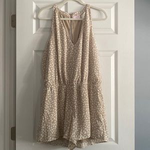 Beige spotted romper